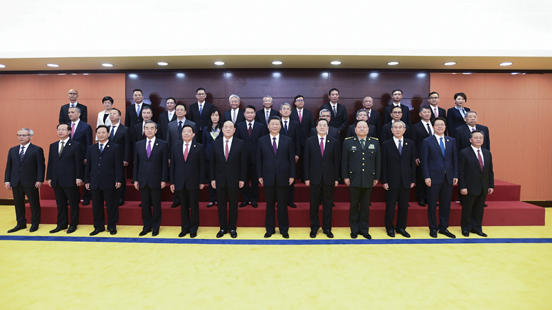 習(xí)近平會見澳門特別行政區(qū)新任行政、立法、司法機(jī)關(guān)負(fù)責(zé)人