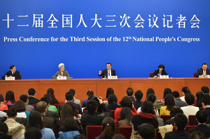 3月15日，國務(wù)院總理李克強(qiáng)在北京人民大會堂與中外記者見面，并回答記者提問。新華社記者 李然 攝