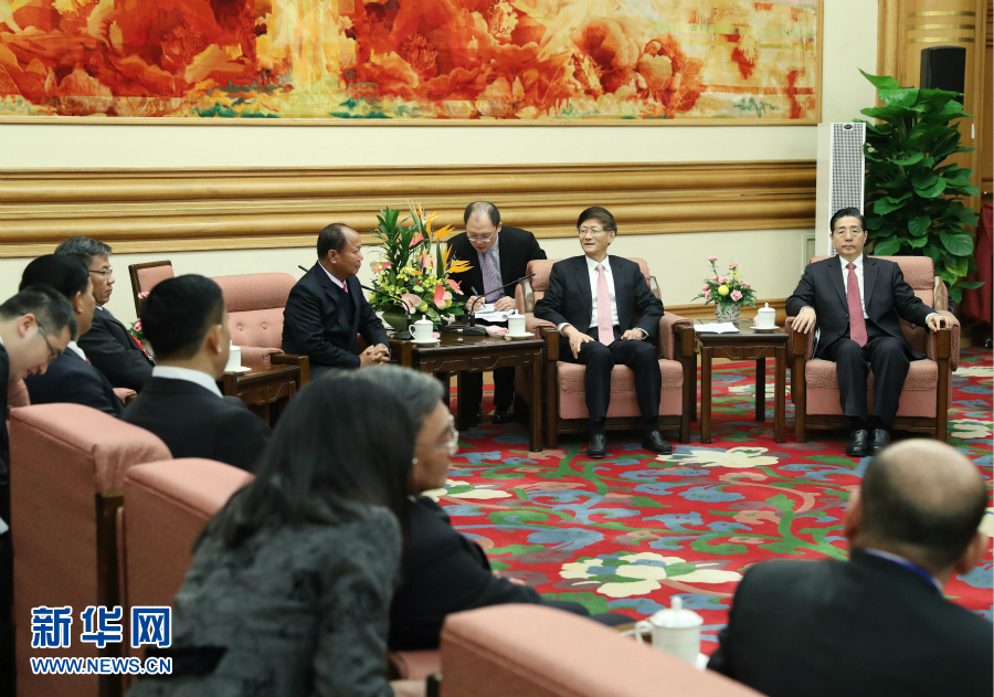 12月27日，中共中央政治局委員、中央政法委書記孟建柱在北京集體會見出席湄公河流域執(zhí)法安全合作機制成立五周年部長級會議的各國代表團團長。新華社記者 王曄 攝 
