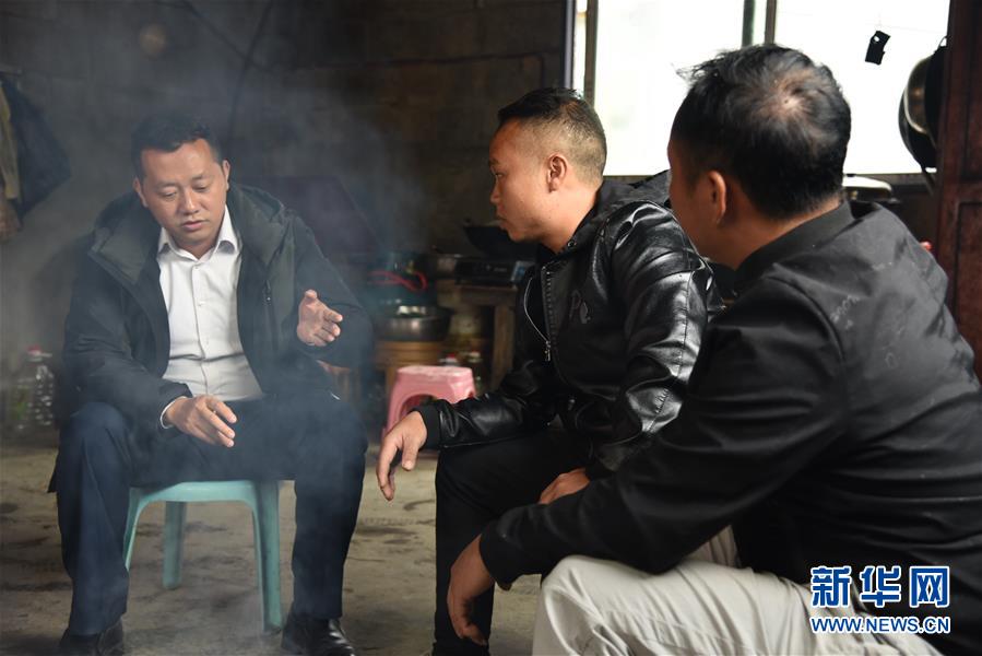 （決戰(zhàn)決勝脫貧攻堅·圖文互動）“父親未完成的事業(yè)，我來完成”——貴州父子接力脫貧攻堅