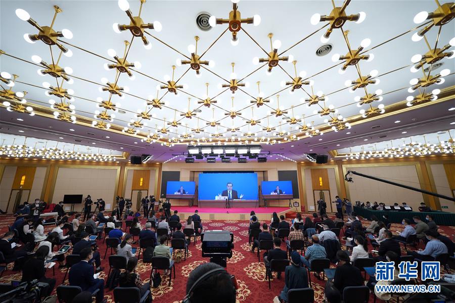 （兩會(huì)·XHDW）（20）國(guó)務(wù)委員兼外交部長(zhǎng)王毅回答中外記者提問(wèn)