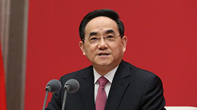 中央宣傳部副部長(zhǎng)、國(guó)務(wù)院新聞辦公室主任徐麟主持發(fā)布會(huì)