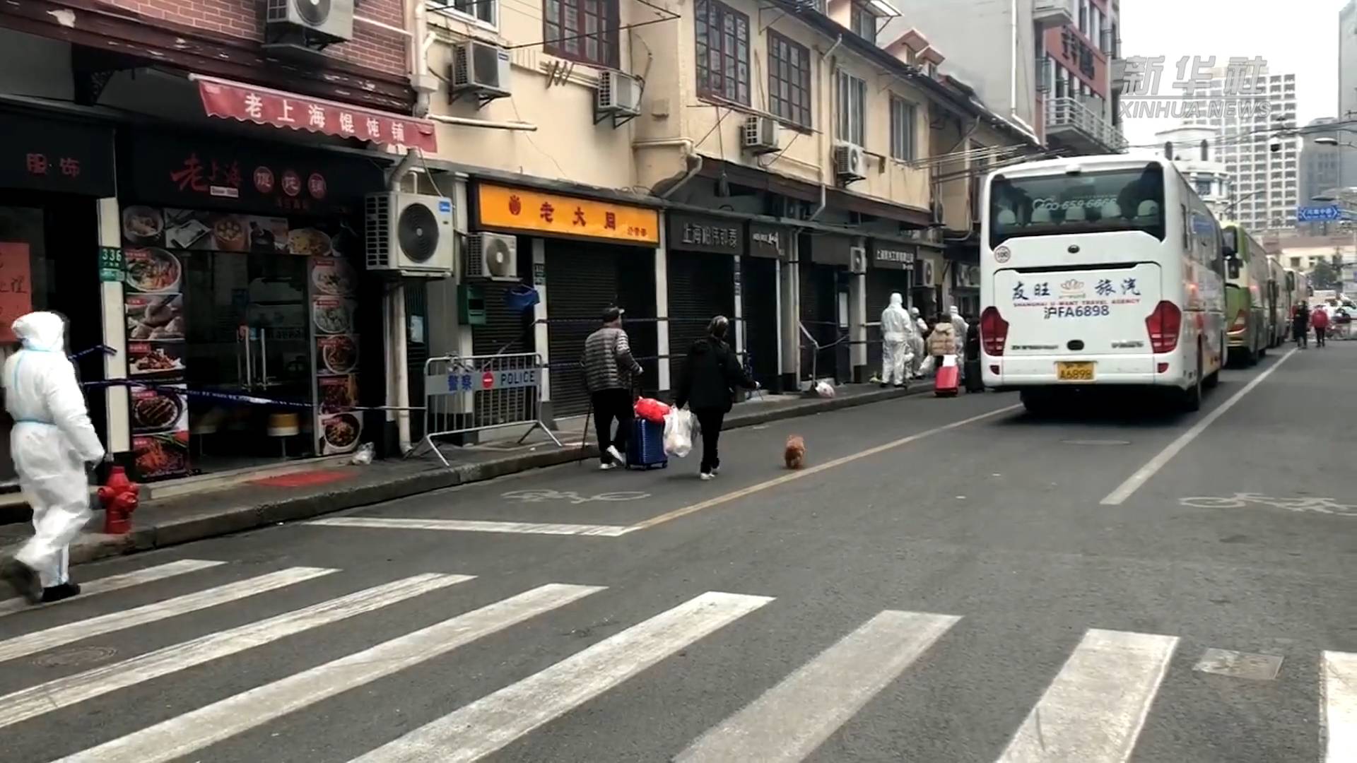 居民隔離可以帶寵物了，暖心！