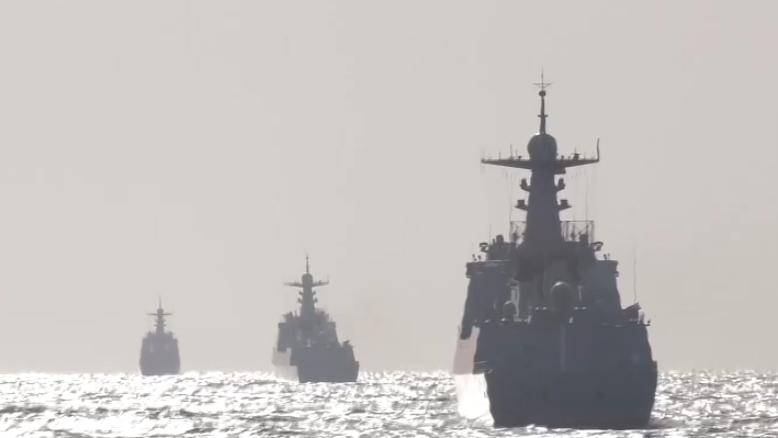 北部戰(zhàn)區(qū)海軍某艦艇訓(xùn)練中心：聚焦實(shí)戰(zhàn)！8艘新型艦艇連續(xù)多天開(kāi)展海上訓(xùn)練