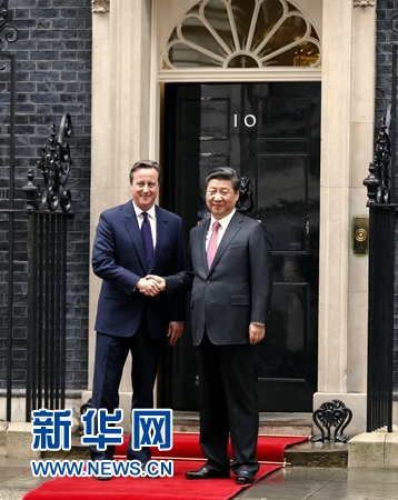 10月21日，國家主席習(xí)近平在倫敦唐寧街首相府同英國首相卡梅倫舉行會(huì)談。 新華社記者 鞠鵬 攝 
